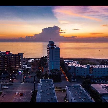 Across The Ocean Few Steps To Beach Contemporary Three Bedroom Townhouse Pompano Beach Buitenkant foto