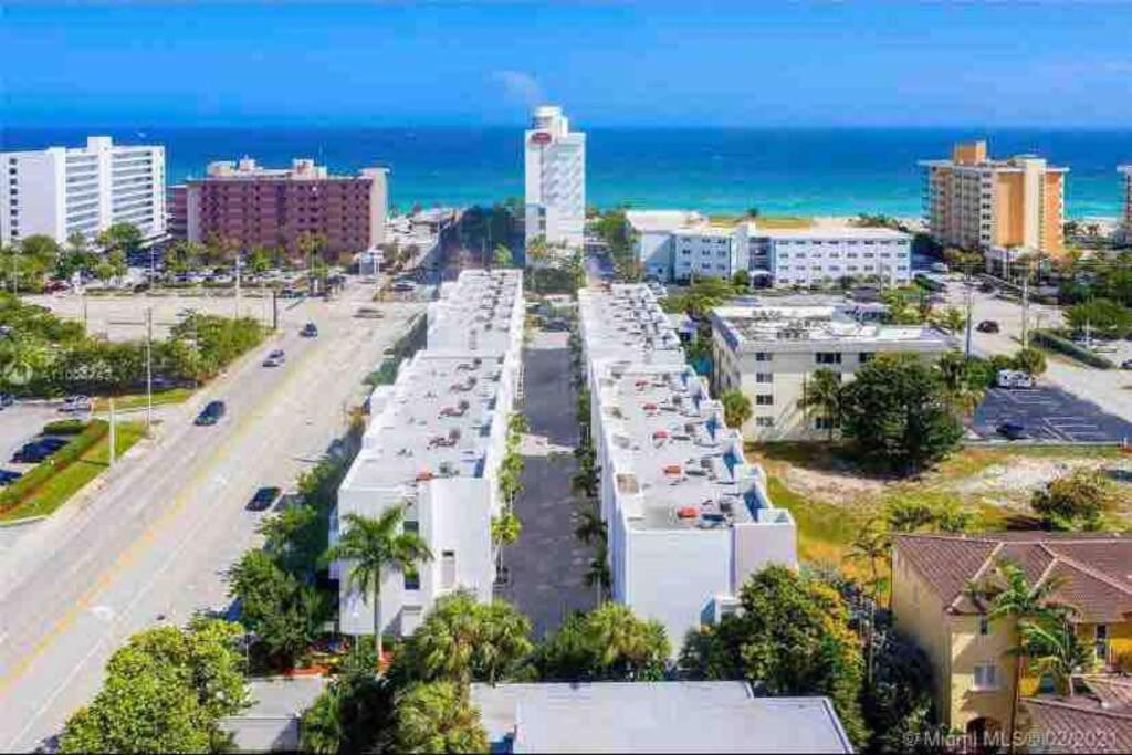 Across The Ocean Few Steps To Beach Contemporary Three Bedroom Townhouse Pompano Beach Buitenkant foto