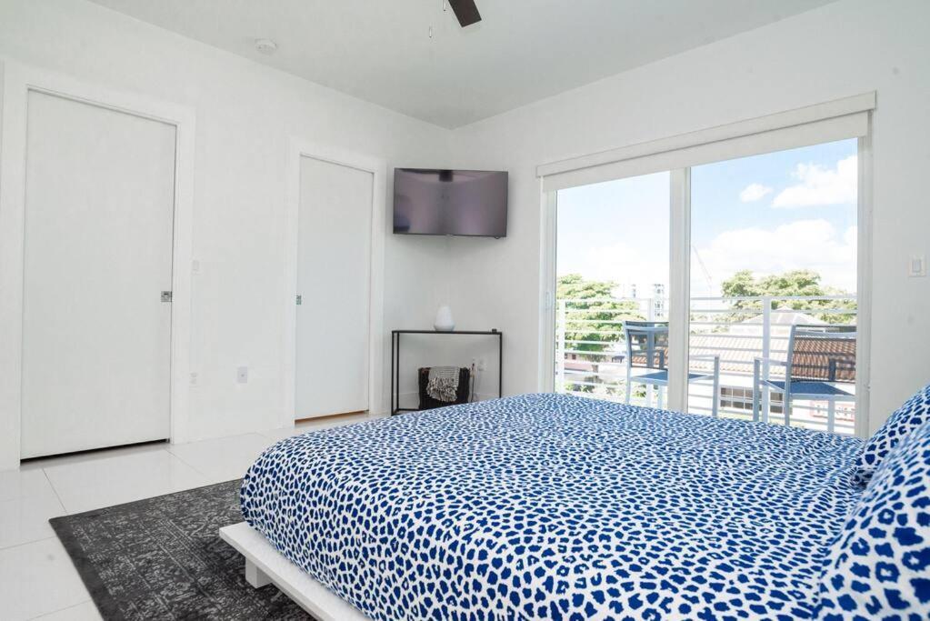 Across The Ocean Few Steps To Beach Contemporary Three Bedroom Townhouse Pompano Beach Buitenkant foto