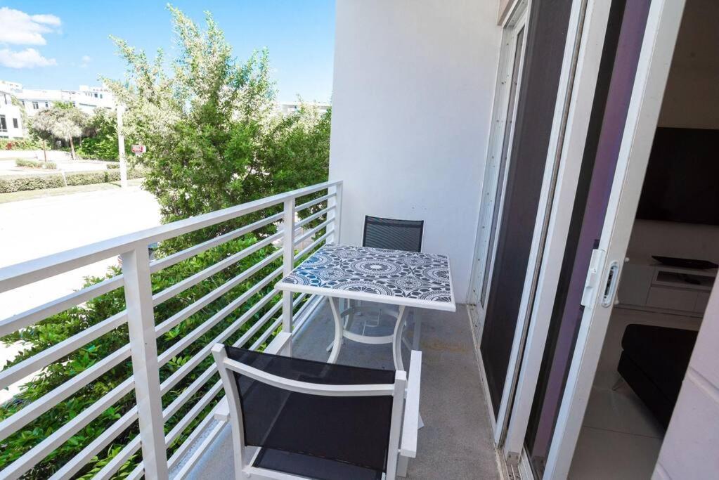 Across The Ocean Few Steps To Beach Contemporary Three Bedroom Townhouse Pompano Beach Buitenkant foto